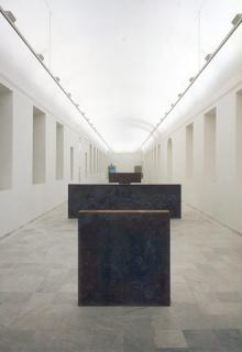 Escultura perdida de Richard Serra en la sala A1 del Reina Sofía